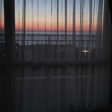Rea Sea Breeze Апартаменти
